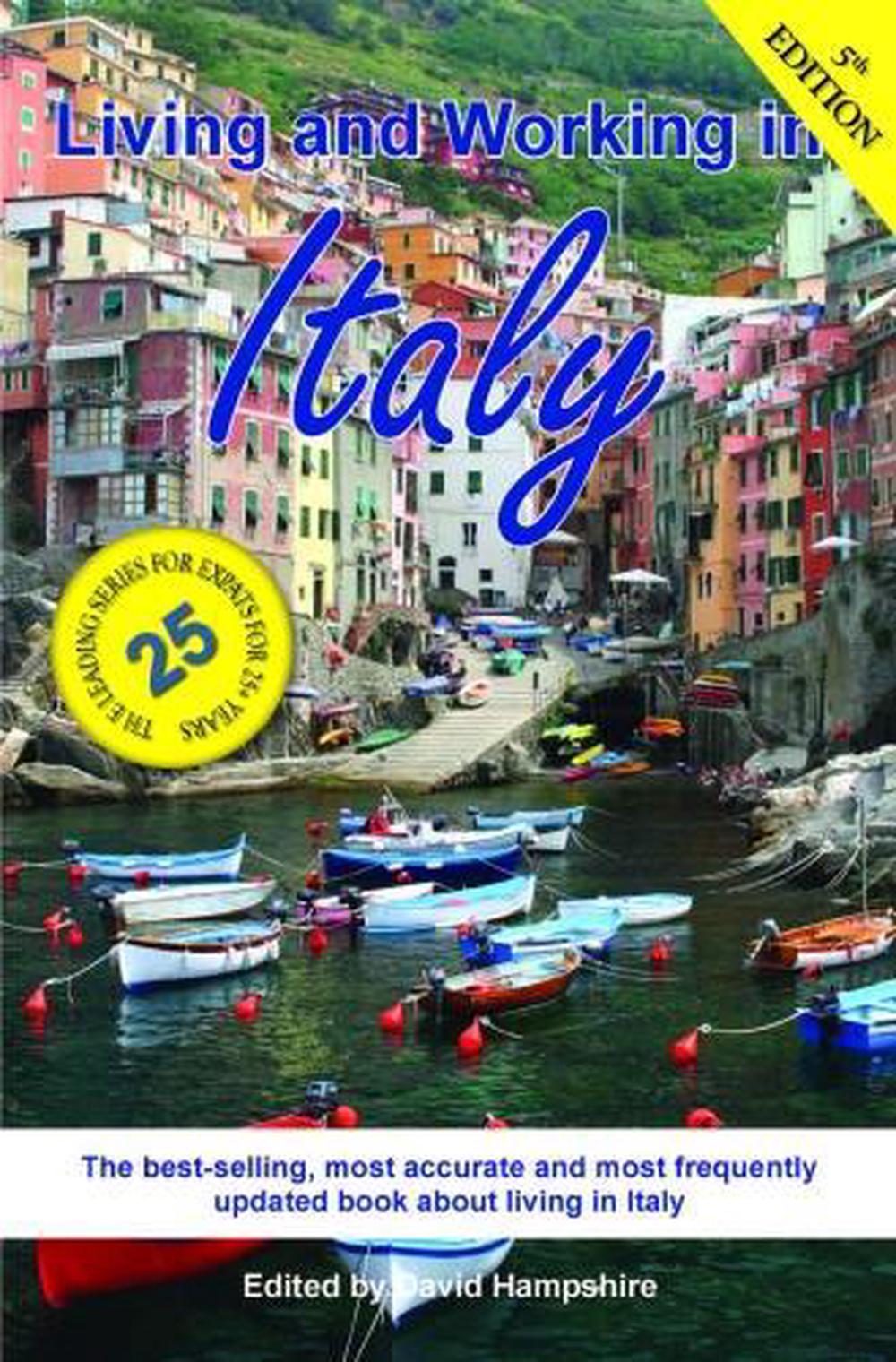 Living and working in Italy, 9781909282896