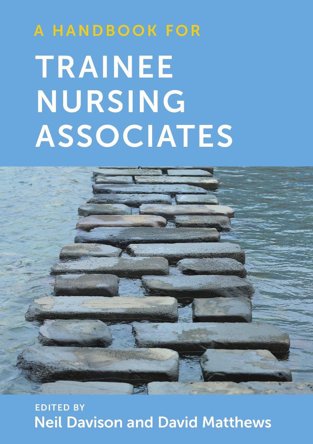 A Handbook for Trainee Nursing Associates, 9781914962042