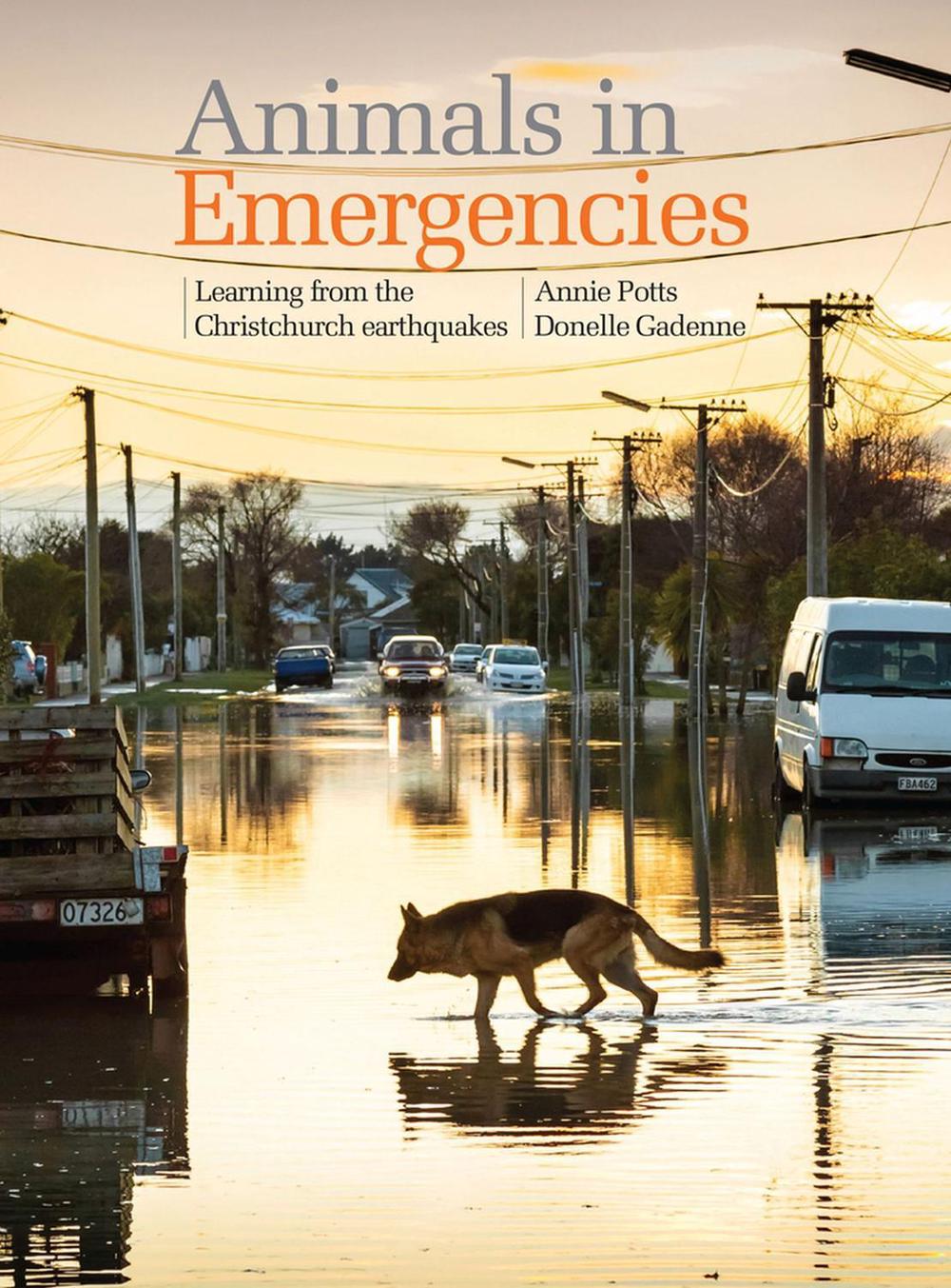 Animals in Emergencies, 9781927145500