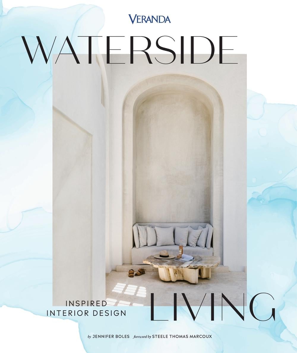 Veranda Waterside Living: Inspired Interior Design by Jennifer Boles - ISBN: 9781958395813