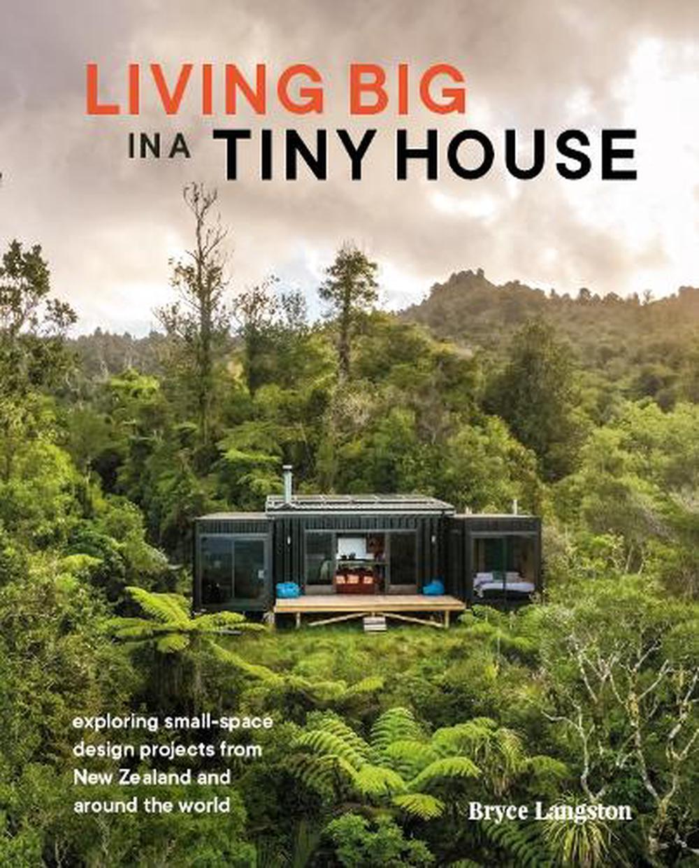 Living Big in a Tiny House, 9781988550589