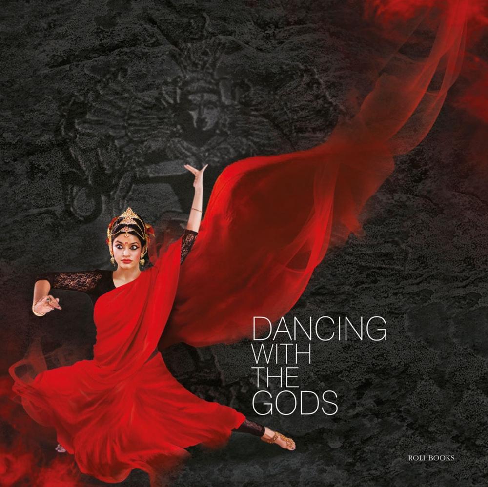 Dancing With The Gods by Monidipa Mukherjee - ISBN: 9788194643388