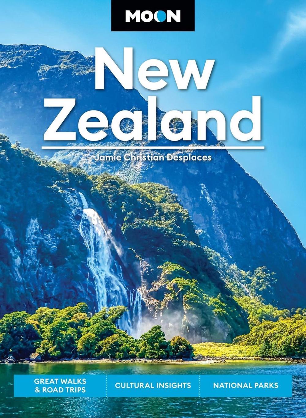 Moon New Zealand by Jamie C. Desplaces - ISBN: 9798886470420