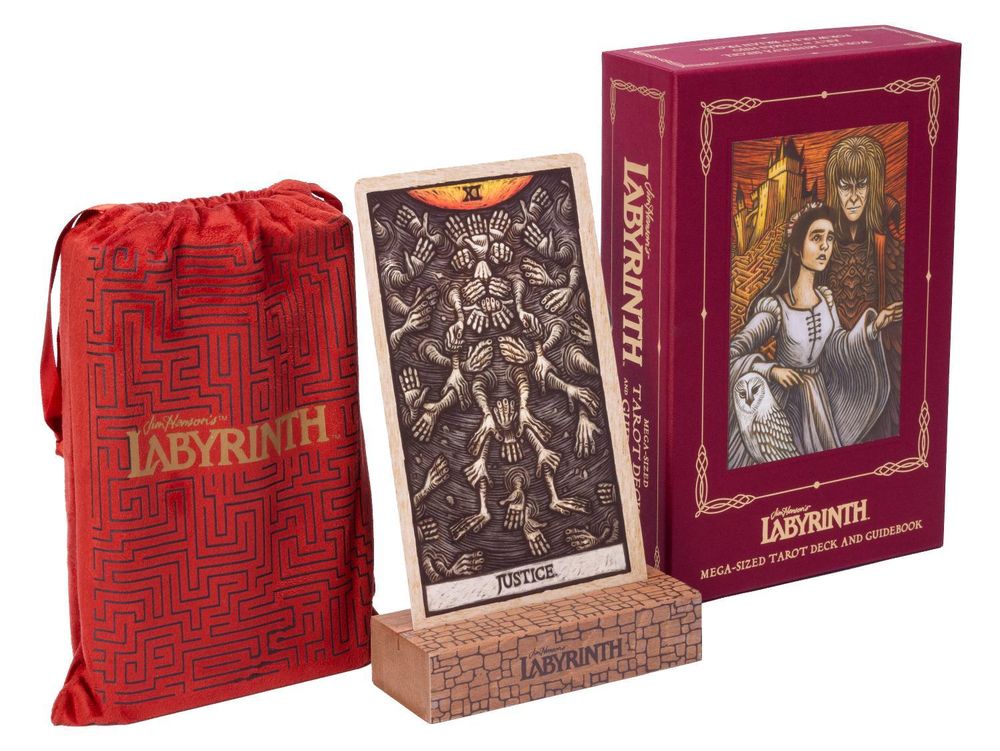 Mega-Sized Tarot: Labyrinth Tarot Deck and Guidebook by Minerva Siegel - ISBN: 9798886633498