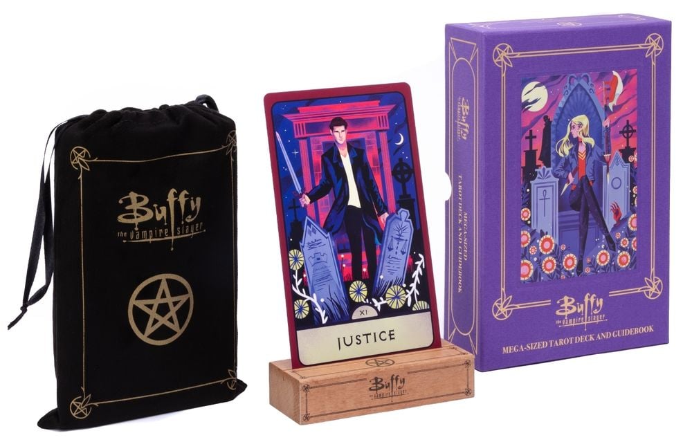 Buffy the Vampire Slayer Mega-Sized Tarot Deck and Guidebook by Casey Gilly - ISBN: 9798886634303