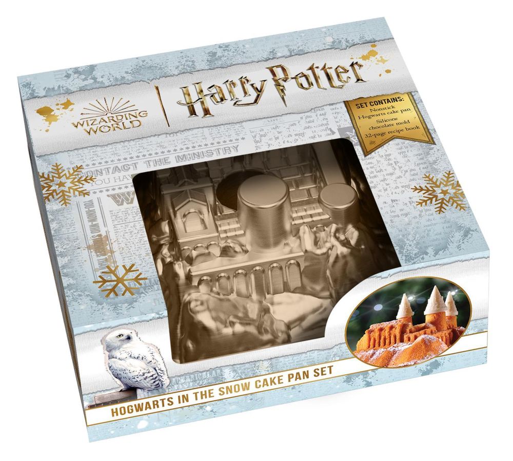 Harry Potter: Hogwarts in the Snow Cake Pan Set by Insight Editions - ISBN: 9798886635065