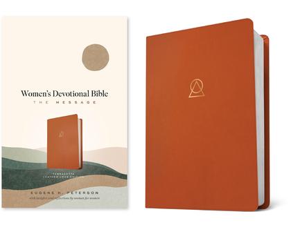 Message Women's Devotional Bible, Terracotta by Eugene H. Peterson - ISBN: 9781641585521