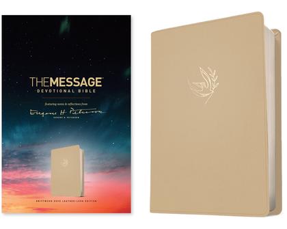 Message Devotional Bible Driftwood Dove, The by Eugene H. Peterson - ISBN: 9781641586122