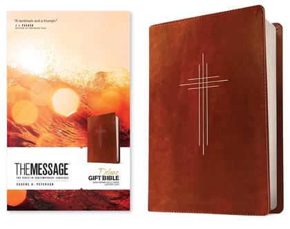 Message Deluxe Gift Bible, Dark Brown Gold by Eugene H. Peterson - ISBN: 9781641589468